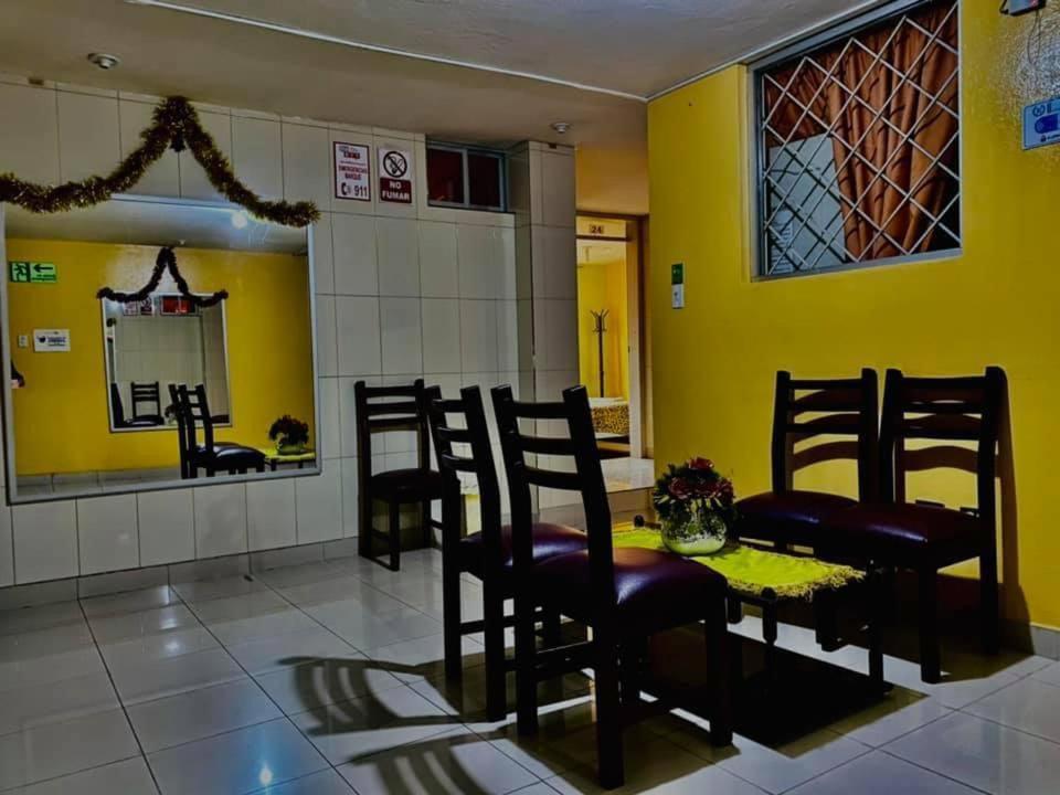 Hotel Jimmy Latacunga Extérieur photo